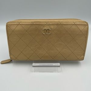 Chanel Quilted Gold/Beige Zippy Wallet in Calfskin